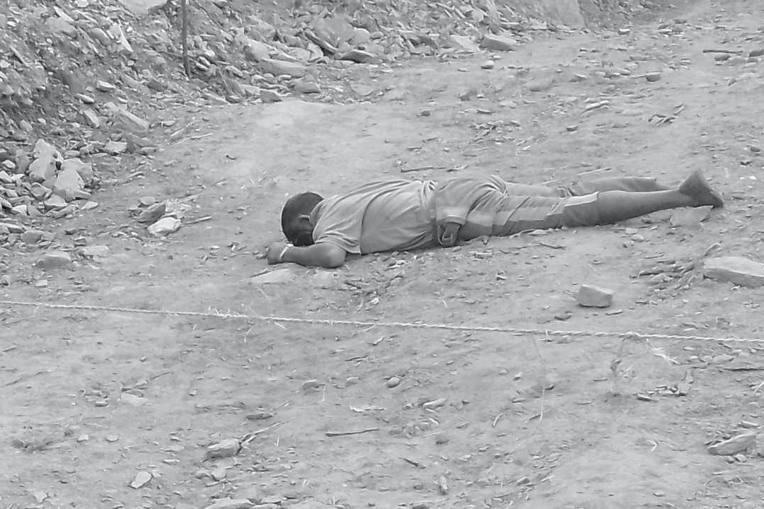 बैतडीमा भिरबाट लडेर एक पुरुषको मृत्यु 